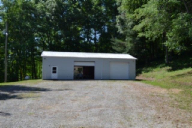 318 Rock Springs Rd, Celina, TN 38551