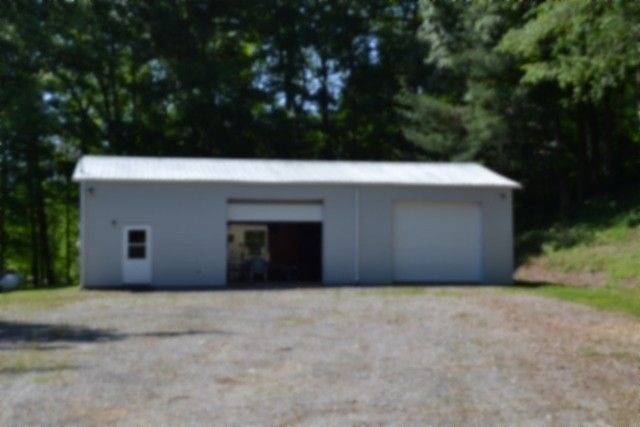 318 Rock Springs Rd, Celina, TN 38551