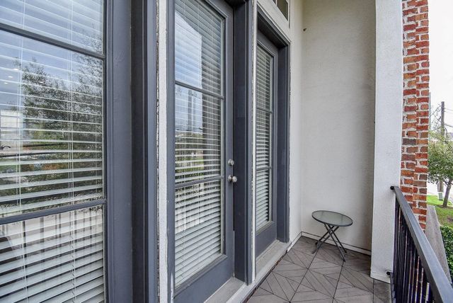 1027 Saint Charles Street, Houston, TX 77003