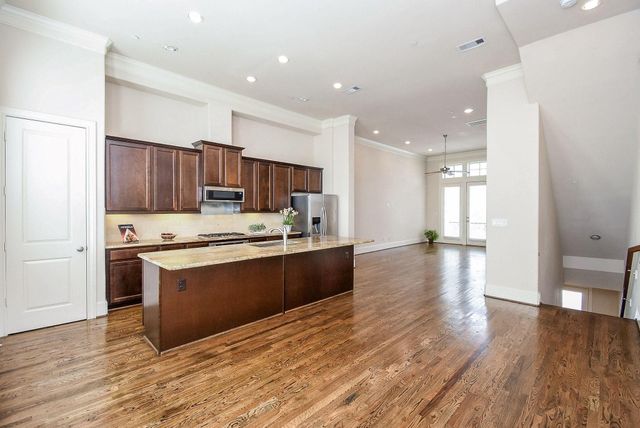 1027 Saint Charles Street, Houston, TX 77003