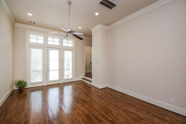 1027 Saint Charles Street, Houston, TX 77003