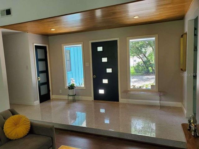 5017 E 127TH AVENUE, Temple Terrace, FL 33617