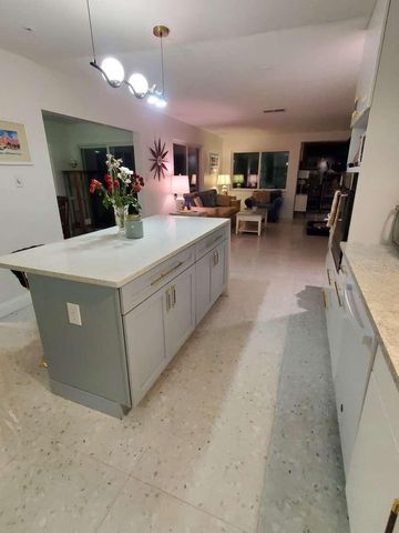 5017 E 127TH AVENUE, Temple Terrace, FL 33617