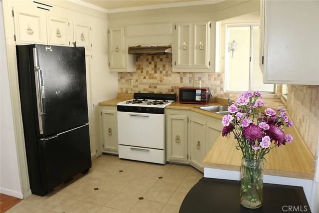 3595 Santa Fe 19, Long Beach, CA 90810