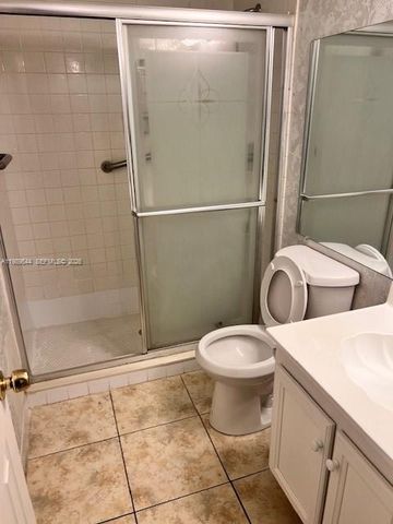 2998 NW 48th Ter 233, Lauderdale Lakes, FL 33313