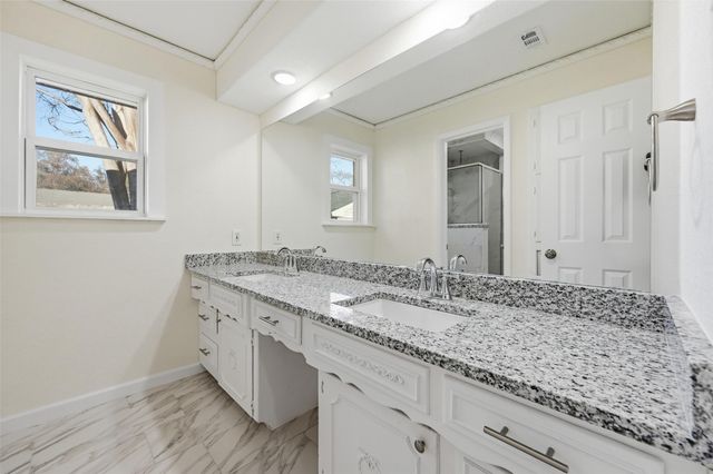 3301 Peachtree Lane, Pantego, TX 76013