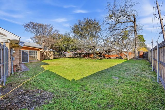 3301 Peachtree Lane, Pantego, TX 76013