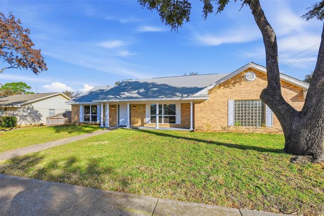 3301 Peachtree Lane, Pantego, TX 76013