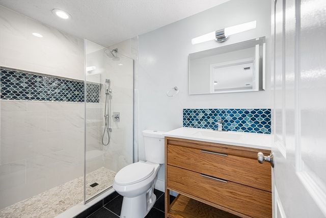 28 Margin St A, Lynn, MA 01905