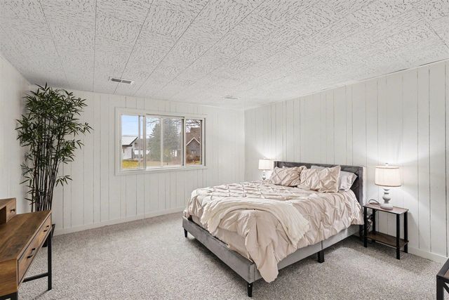 8324 Je Ne Be Drive, Rockford, MI 49341