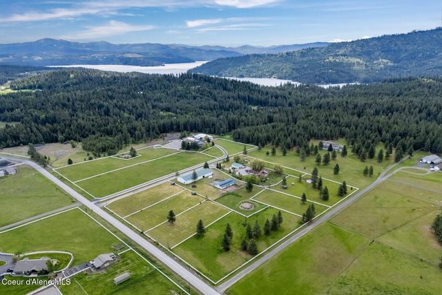 7104 W Kidd Island Rd, Coeur D'alene, ID 83814