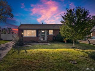 9862 Glenmont Drive, Affton, MO 63123