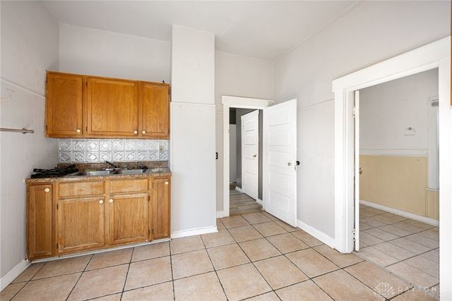 39 Pioneer Street, Dayton, OH 45405