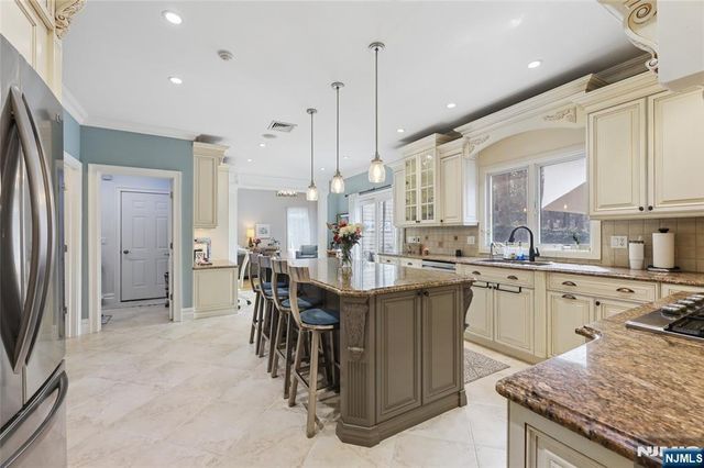 50 Hemlock Drive, Paramus, NJ 07652