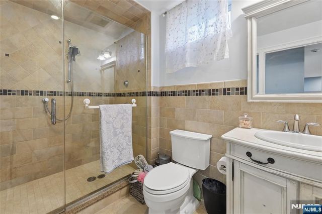 50 Hemlock Drive, Paramus, NJ 07652