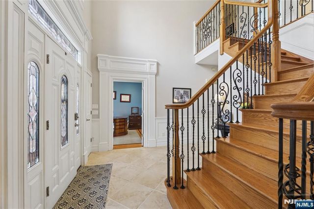 50 Hemlock Drive, Paramus, NJ 07652