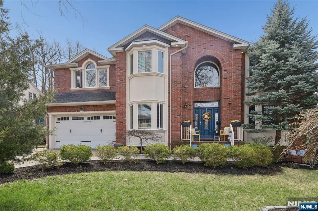 50 Hemlock Drive, Paramus, NJ 07652