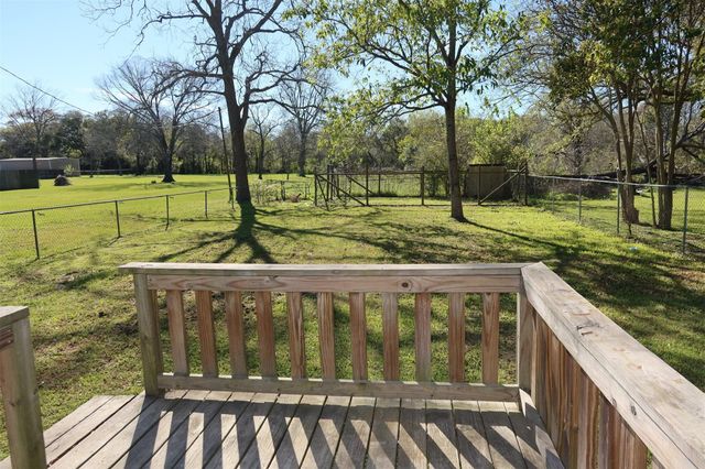 5122 Avenue L, Santa Fe, TX 77510