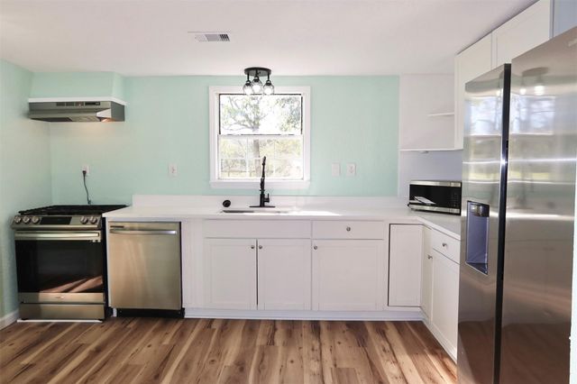 5122 Avenue L, Santa Fe, TX 77510