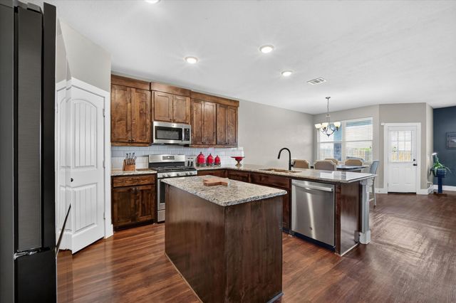 39 S Highland Drive, Sanger, TX 76266