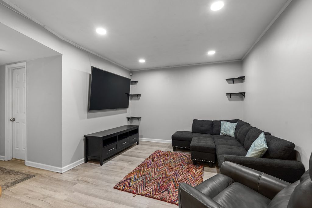 2325 Elliston Pl Apt 408, Nashville, TN 37203