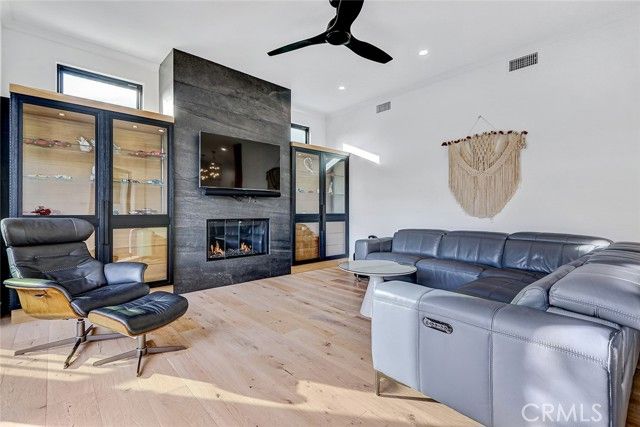 1852 6th, Manhattan Beach, CA 90266