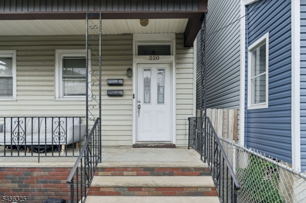 220 Inslee Pl, Elizabeth City, NJ 07206 — photo 4