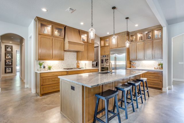 3131 Trailwood Drive E, Burleson, TX 76028