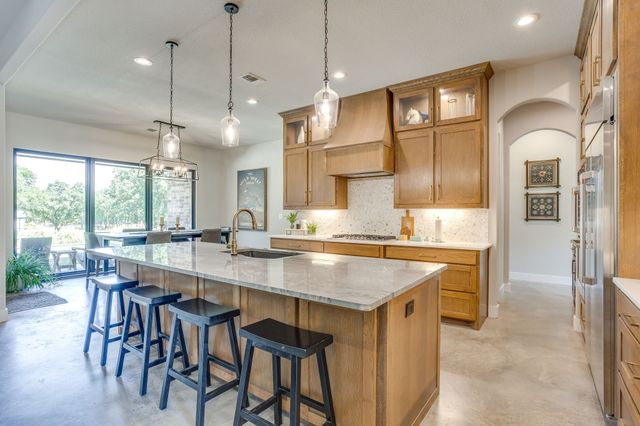3131 Trailwood Drive E, Burleson, TX 76028