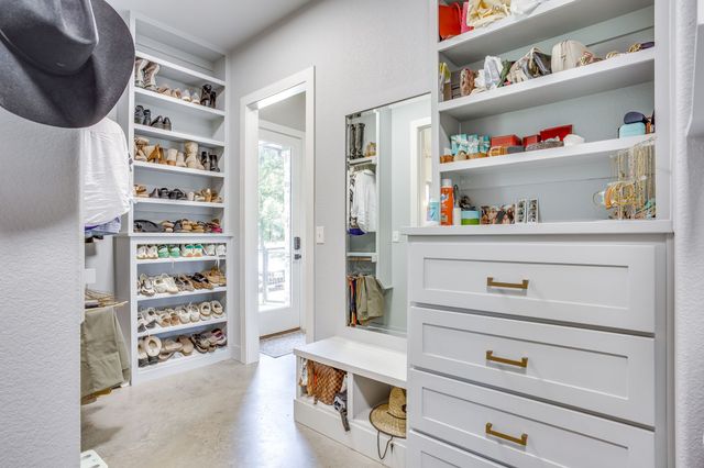 3131 Trailwood Drive E, Burleson, TX 76028