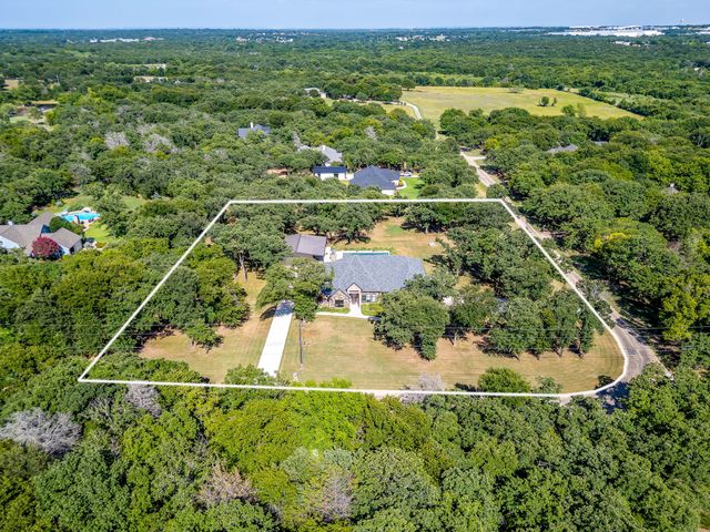 3131 Trailwood Drive E, Burleson, TX 76028