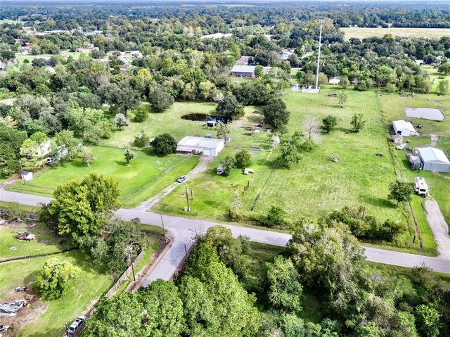 15332 Fir Rd, Santa Fe, TX 77517