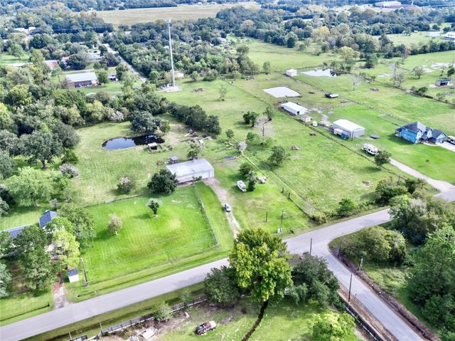 15332 Fir Rd, Santa Fe, TX 77517