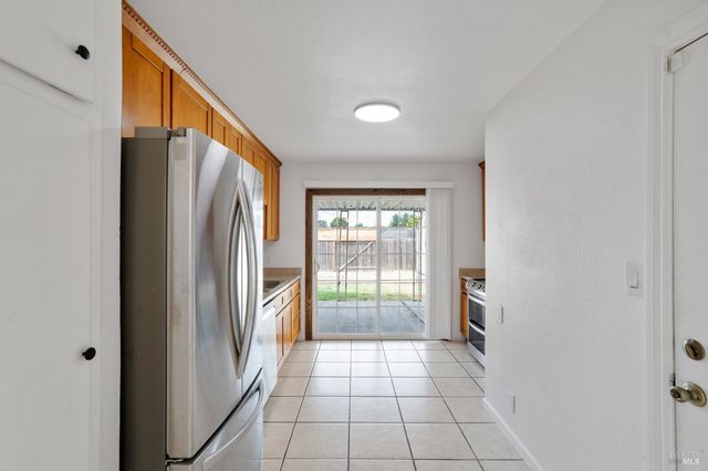 711 Warford Ave, Vallejo, CA 94591