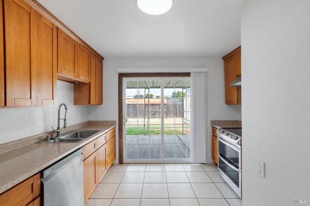 711 Warford Ave, Vallejo, CA 94591
