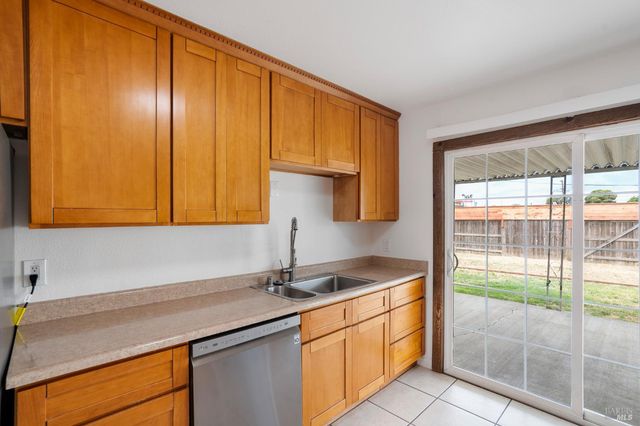 711 Warford Ave, Vallejo, CA 94591