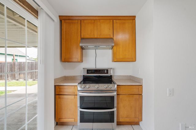 711 Warford Ave, Vallejo, CA 94591