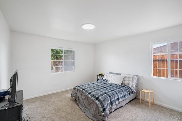 711 Warford Ave, Vallejo, CA 94591