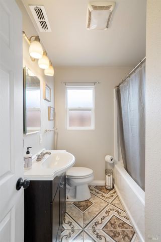 711 Warford Ave, Vallejo, CA 94591