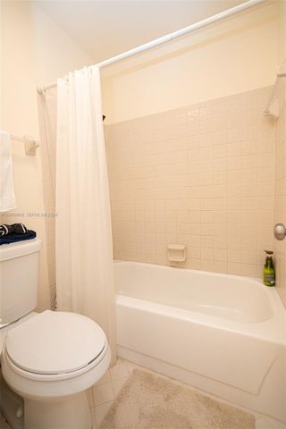 4715 NW 82nd Ave 1405, Lauderhill, FL 33351
