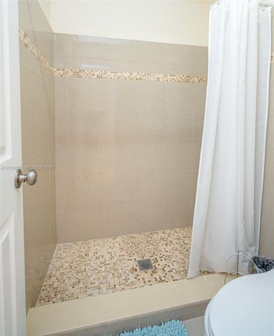 4715 NW 82nd Ave 1405, Lauderhill, FL 33351