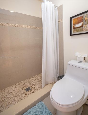 4715 NW 82nd Ave 1405, Lauderhill, FL 33351