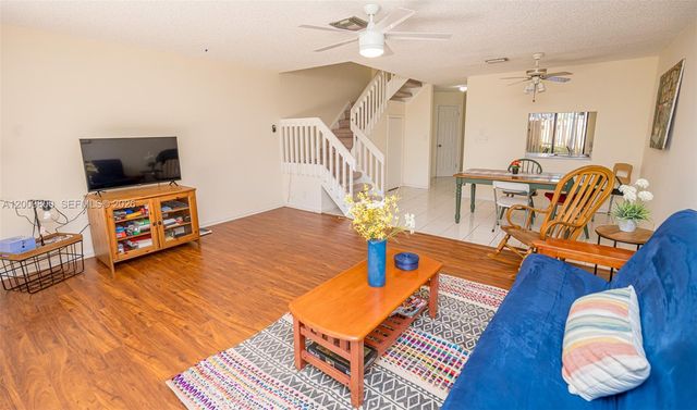4715 NW 82nd Ave 1405, Lauderhill, FL 33351
