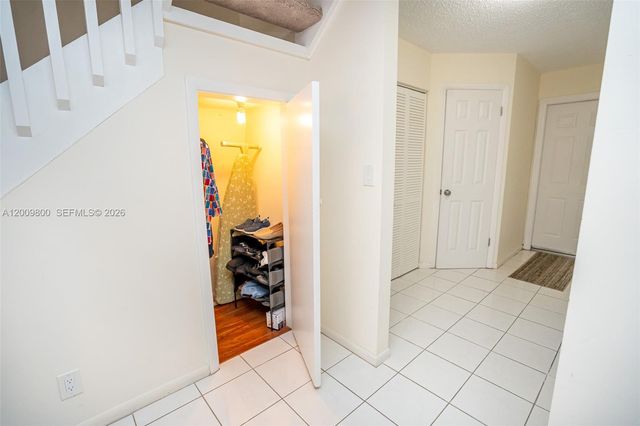 4715 NW 82nd Ave 1405, Lauderhill, FL 33351