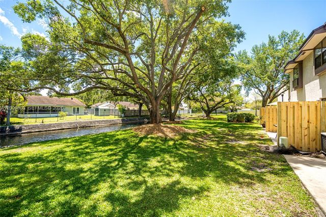 4715 NW 82nd Ave 1405, Lauderhill, FL 33351