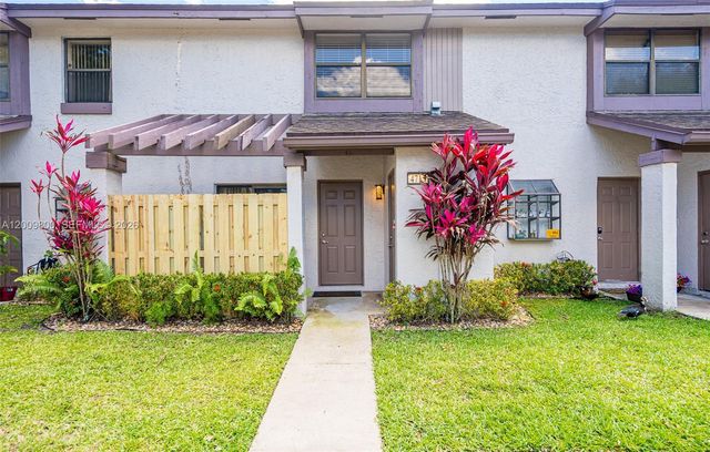 4715 NW 82nd Ave 1405, Lauderhill, FL 33351