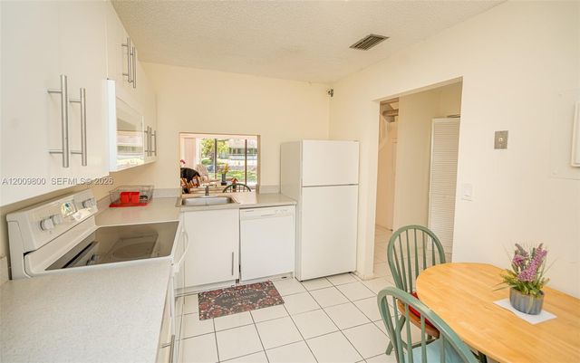 4715 NW 82nd Ave 1405, Lauderhill, FL 33351