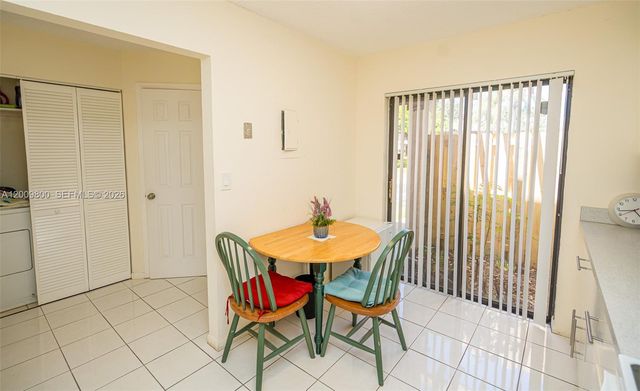 4715 NW 82nd Ave 1405, Lauderhill, FL 33351