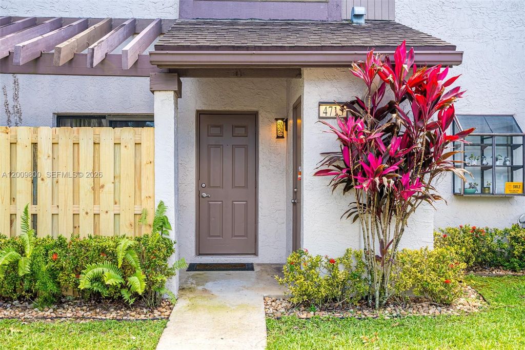 4715 NW 82nd Ave 1405, Lauderhill, FL 33351