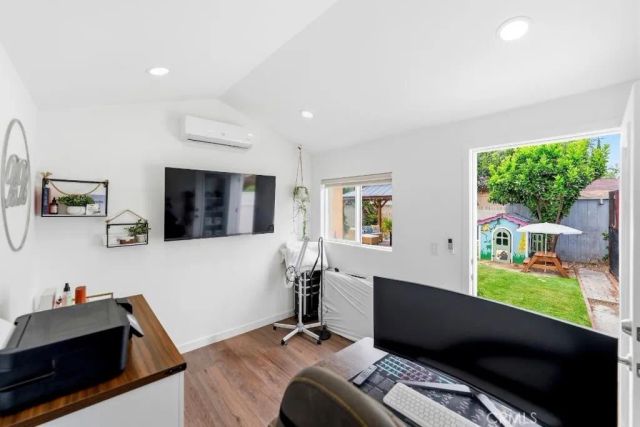 5055 N Raton, Long Beach, CA 90807